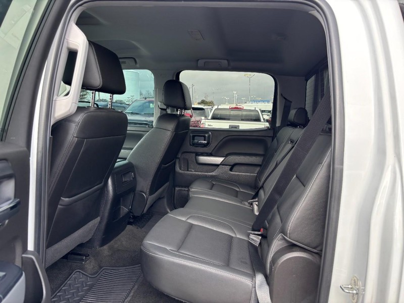 Chevrolet Silverado 1500 Vehicle Full-screen Gallery Image 10