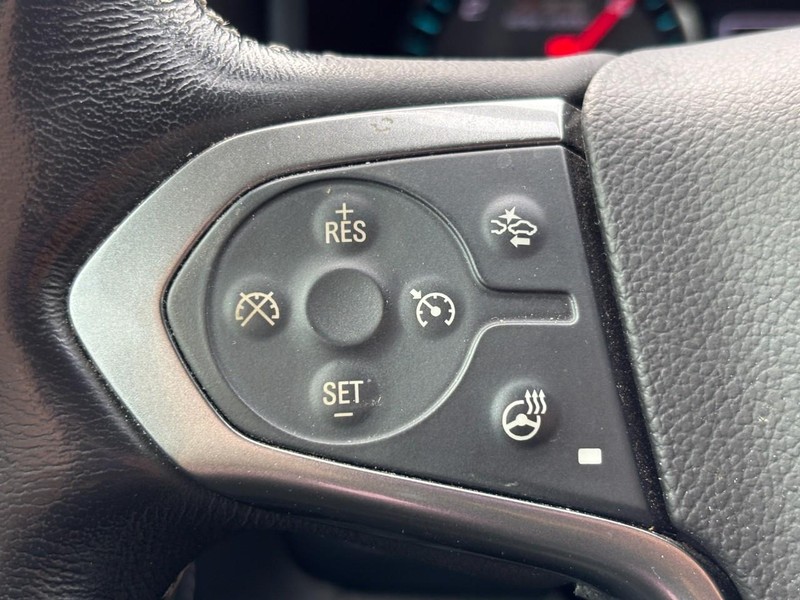 Chevrolet Silverado 1500 Vehicle Full-screen Gallery Image 16