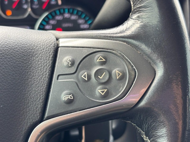 Chevrolet Silverado 1500 Vehicle Full-screen Gallery Image 17