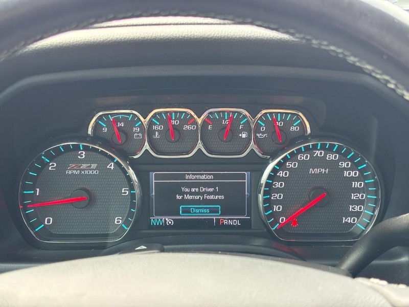 Chevrolet Silverado 1500 Vehicle Full-screen Gallery Image 18