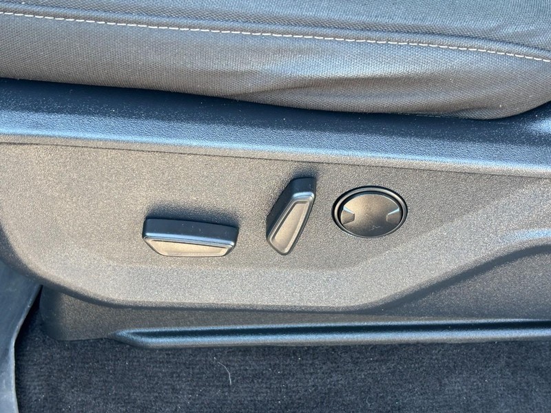 Ford F-150 Vehicle Full-screen Gallery Image 16