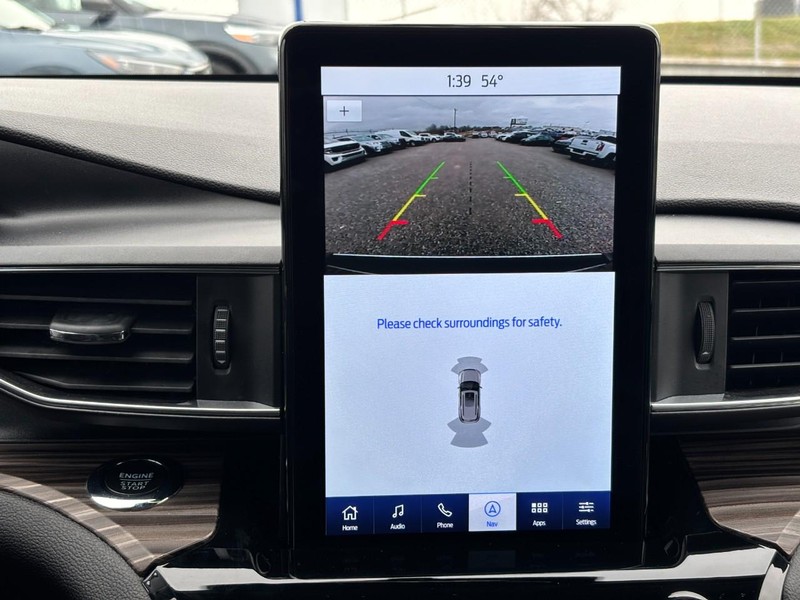 Ford Explorer Vehicle Image 23