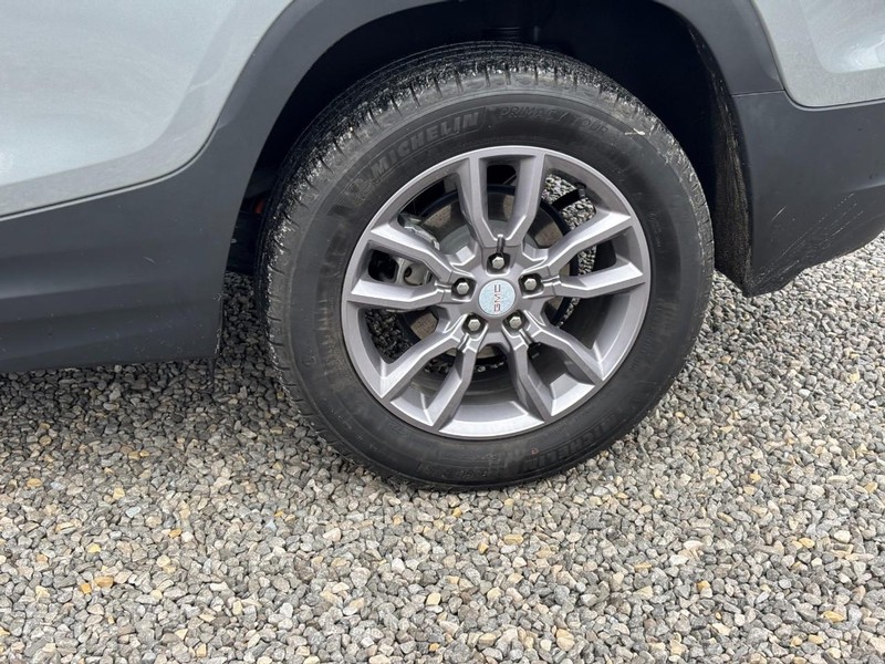 GMC Terrain Vehicle Image 11