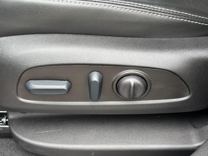 GMC Terrain Vehicle Image 16