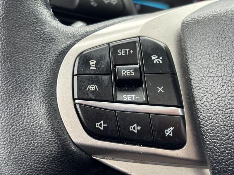 Ford Explorer Vehicle Image 20