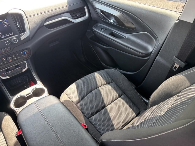 GMC Terrain Vehicle Image 16