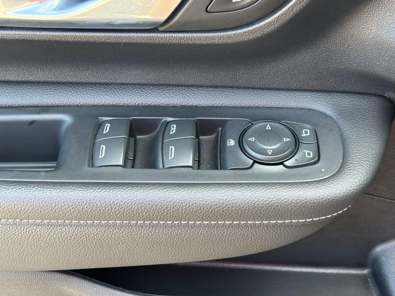 GMC Terrain Vehicle Image 18