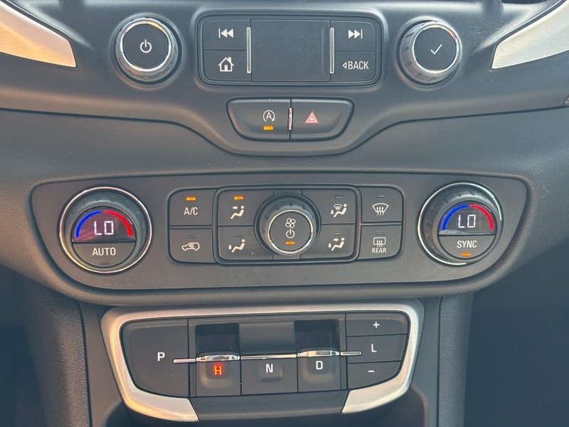 GMC Terrain Vehicle Image 25