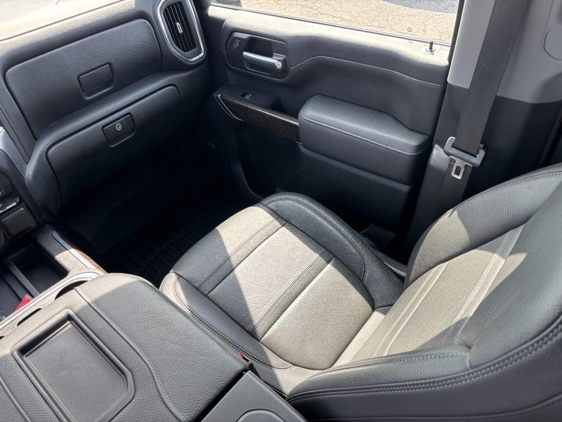 GMC Sierra 2500HD Vehicle Full-screen Gallery Image 15