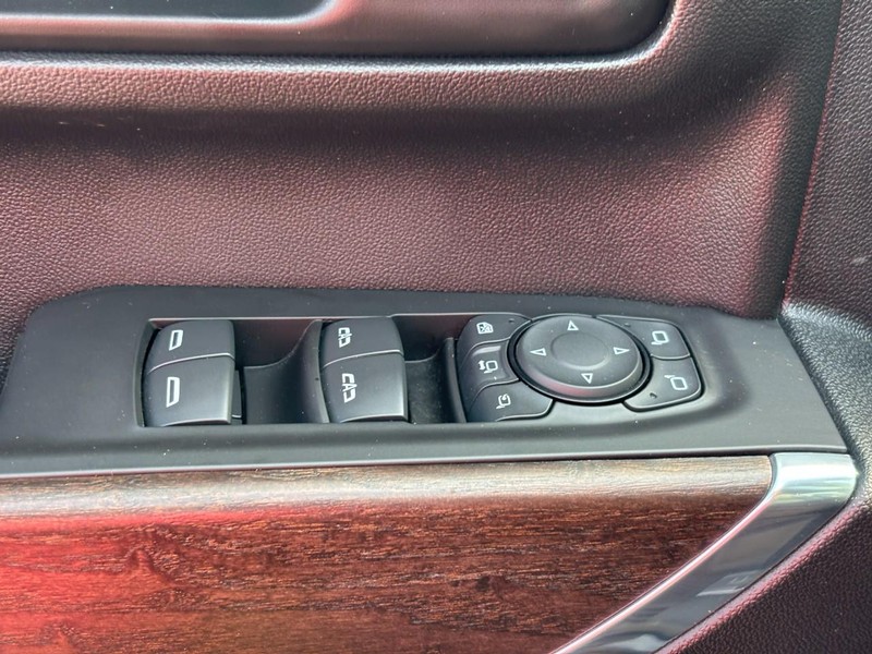 GMC Sierra 2500HD Vehicle Full-screen Gallery Image 17