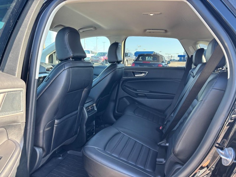 Ford Edge Vehicle Image 12