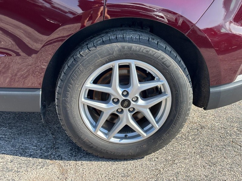 Ford Edge Vehicle Full-screen Gallery Image 11