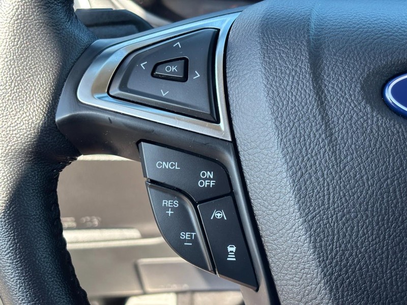 Ford Edge Vehicle Full-screen Gallery Image 19