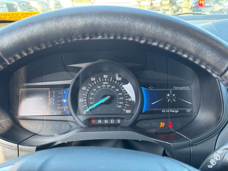 Ford Edge Vehicle Full-screen Gallery Image 21