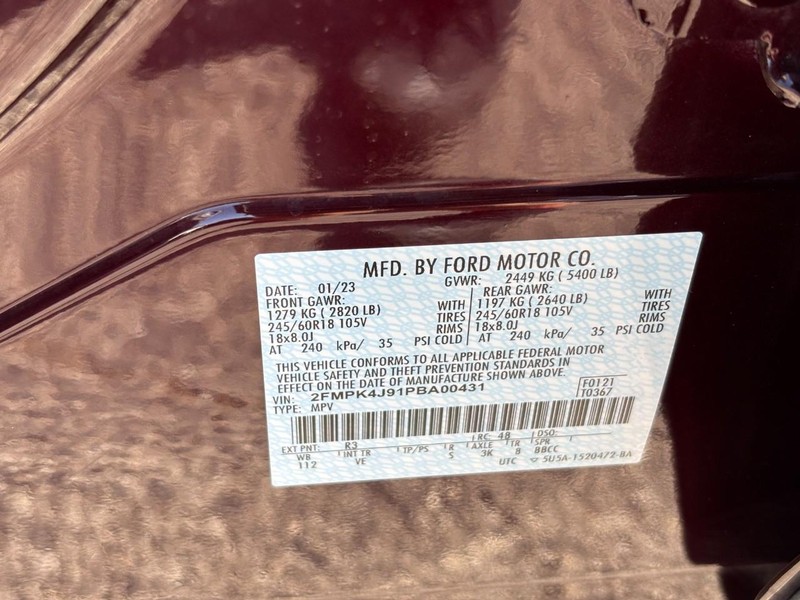 Ford Edge Vehicle Full-screen Gallery Image 25