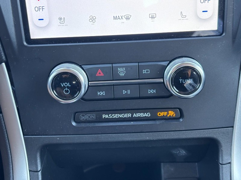 Ford Edge Vehicle Full-screen Gallery Image 23