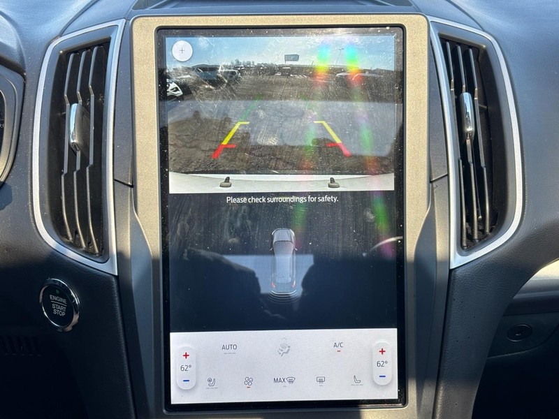 Ford Edge Vehicle Full-screen Gallery Image 22