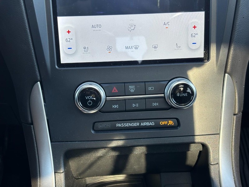 Ford Edge Vehicle Full-screen Gallery Image 23