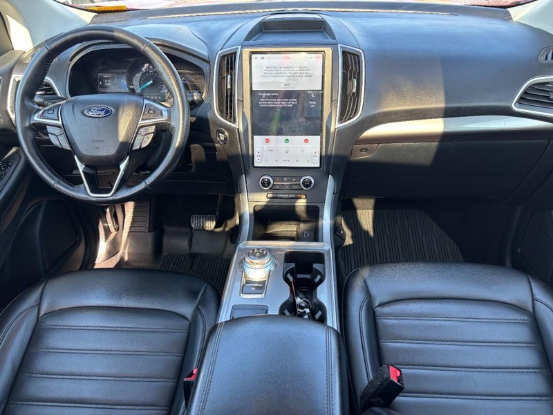 Ford Edge Vehicle Full-screen Gallery Image 14