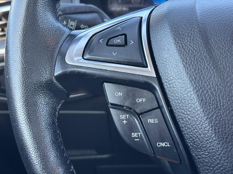 Ford Edge Vehicle Full-screen Gallery Image 18