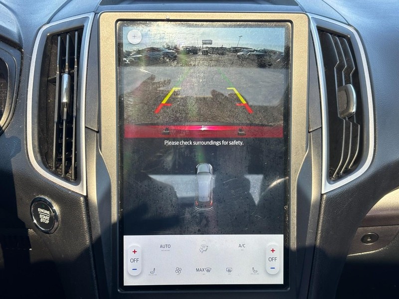 Ford Edge Vehicle Full-screen Gallery Image 22