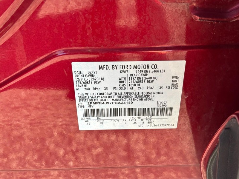 Ford Edge Vehicle Full-screen Gallery Image 24