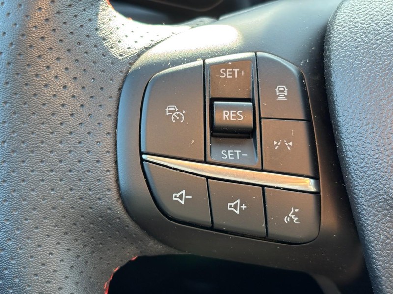 Ford Escape Vehicle Image 18