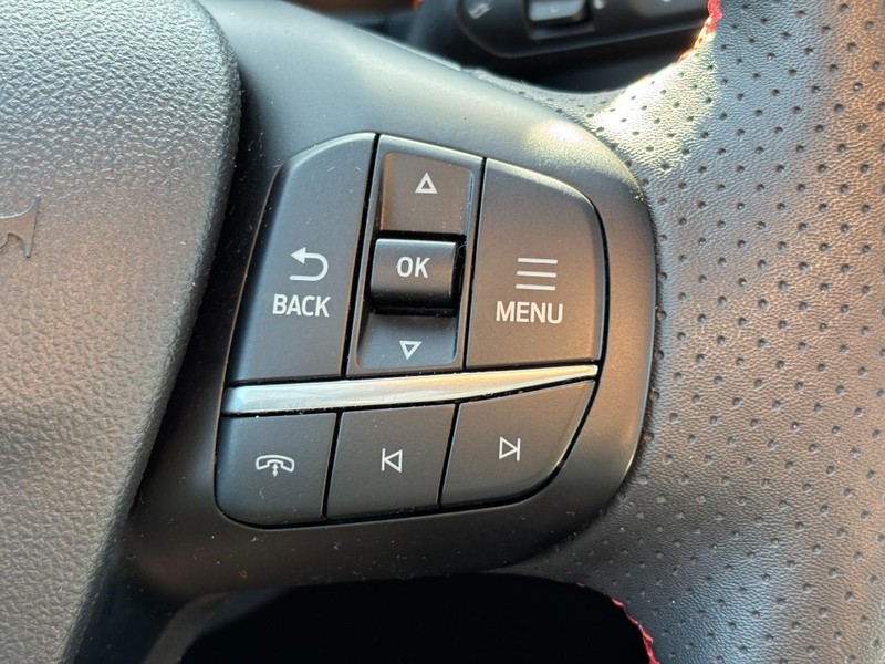 Ford Escape Vehicle Image 19