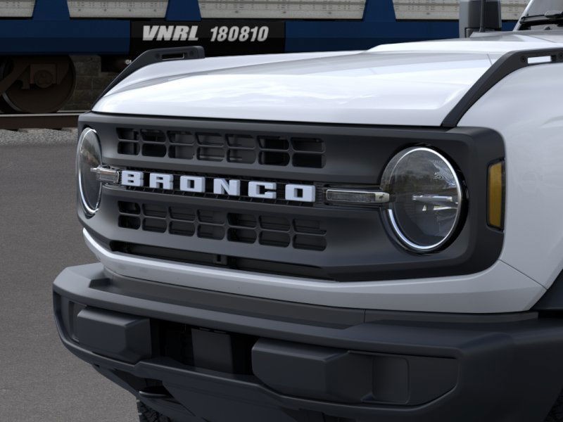 Ford Bronco Vehicle Full-screen Gallery Image 21