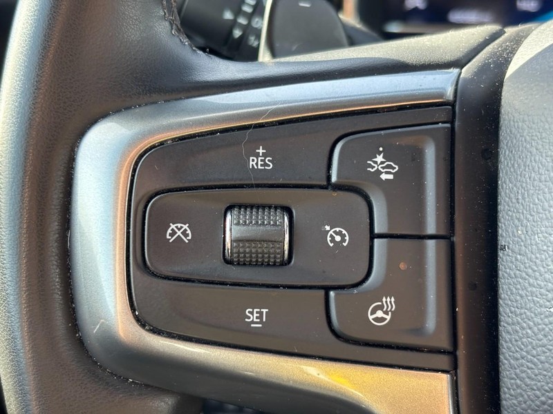 Chevrolet Silverado 1500 Vehicle Full-screen Gallery Image 19