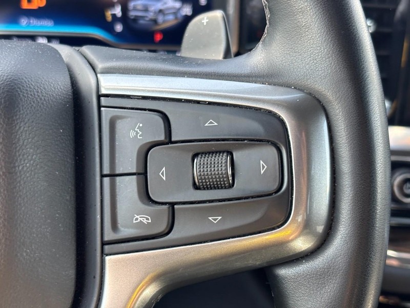 Chevrolet Silverado 1500 Vehicle Full-screen Gallery Image 20