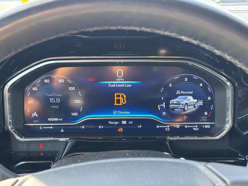 Chevrolet Silverado 1500 Vehicle Full-screen Gallery Image 21