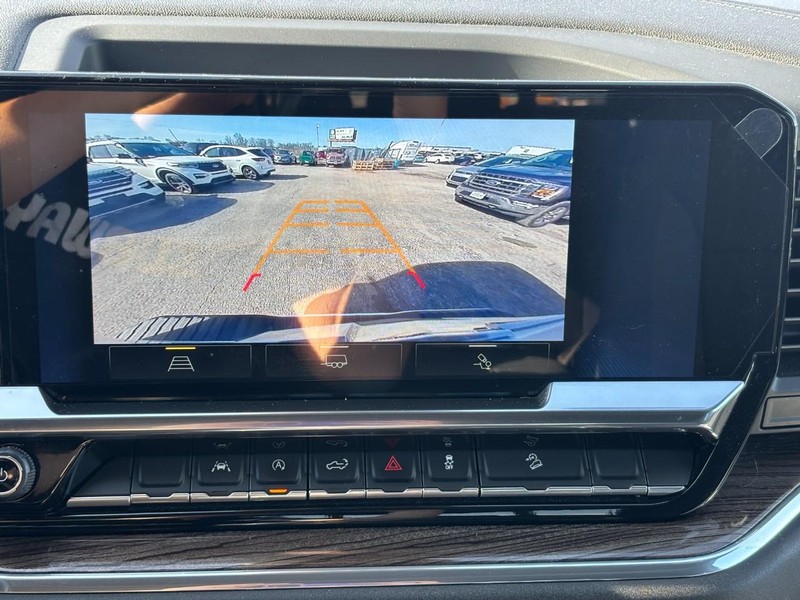 Chevrolet Silverado 1500 Vehicle Full-screen Gallery Image 23