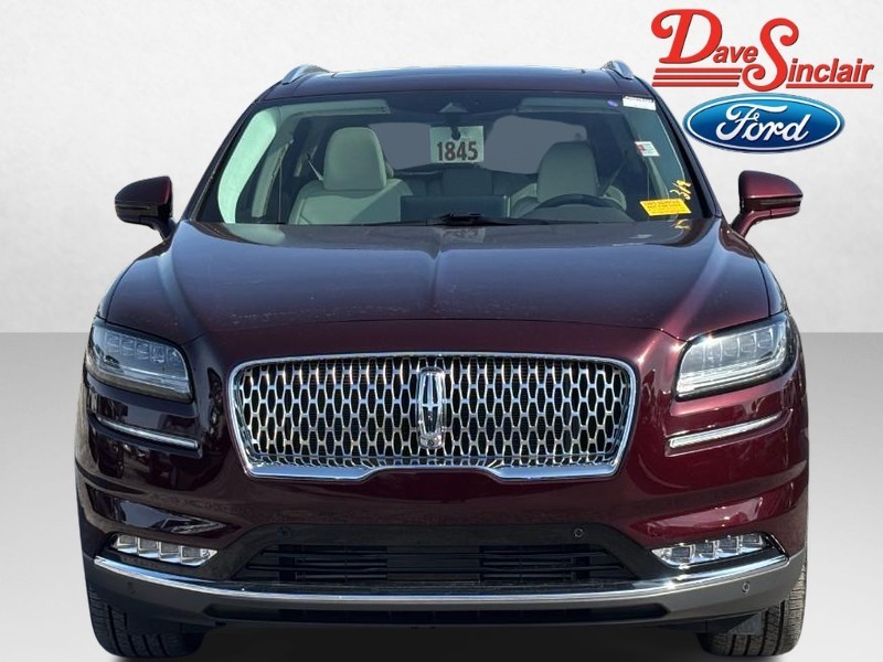 Lincoln Nautilus Vehicle Full-screen Gallery Image 02