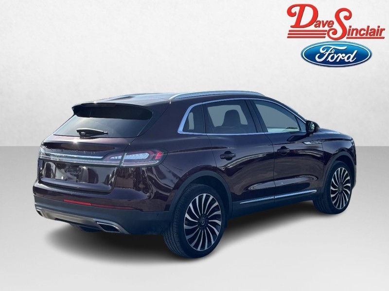 Lincoln Nautilus Vehicle Full-screen Gallery Image 07