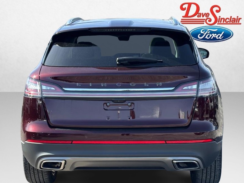 Lincoln Nautilus Vehicle Full-screen Gallery Image 08