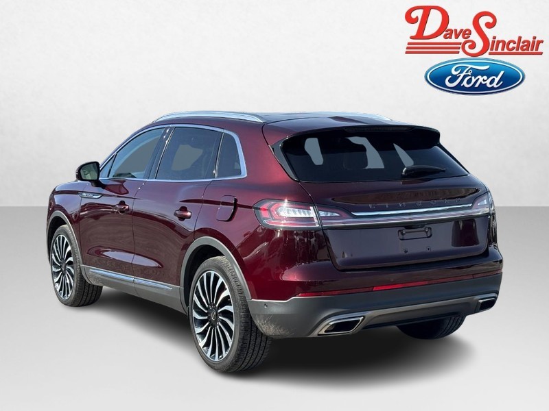 Lincoln Nautilus Vehicle Full-screen Gallery Image 09