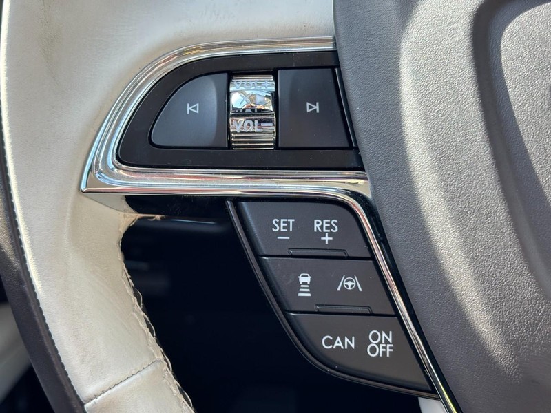 Lincoln Nautilus Vehicle Full-screen Gallery Image 19