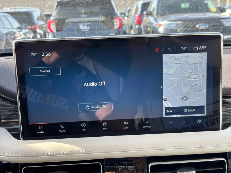 Lincoln Nautilus Vehicle Full-screen Gallery Image 22