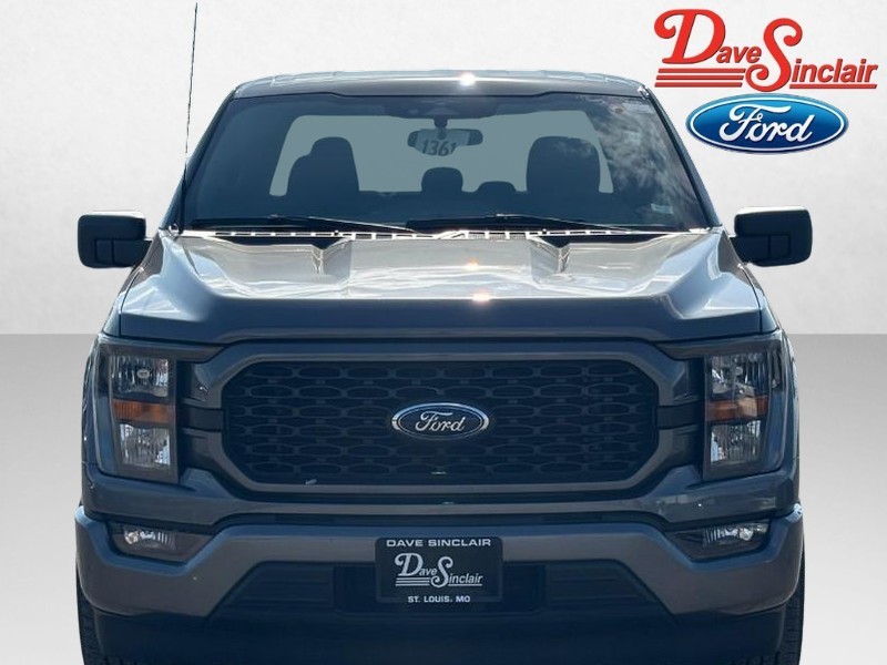 Ford F-150 Vehicle Full-screen Gallery Image 02