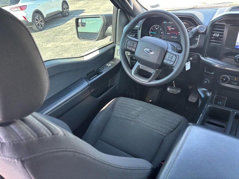 Ford F-150 Vehicle Full-screen Gallery Image 13