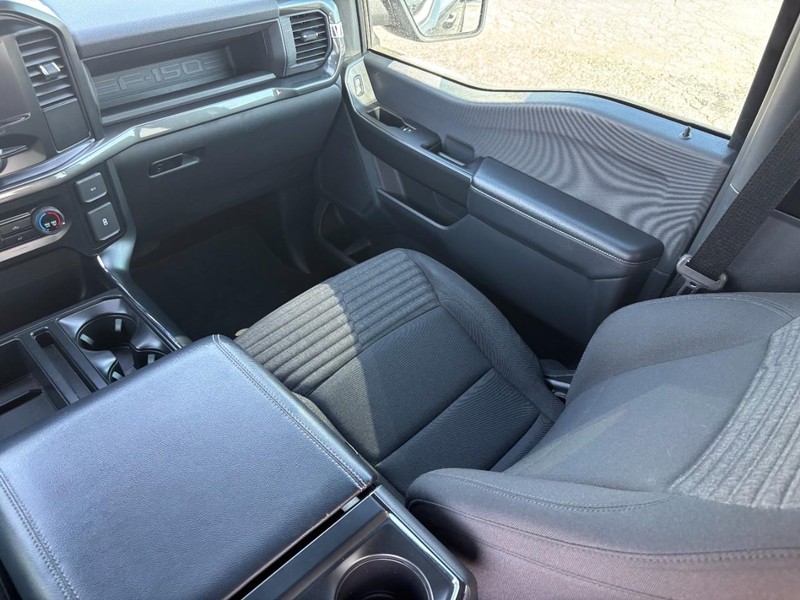 Ford F-150 Vehicle Full-screen Gallery Image 15