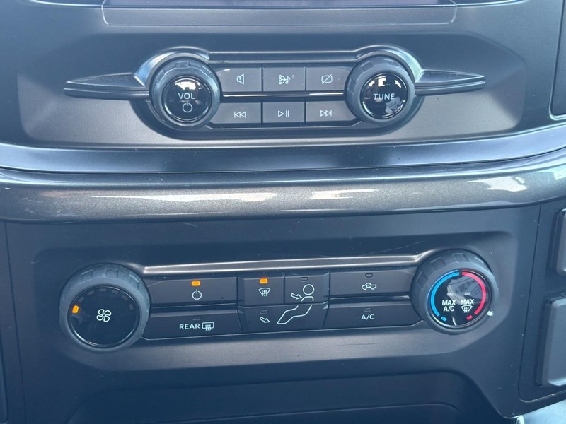 Ford F-150 Vehicle Full-screen Gallery Image 23