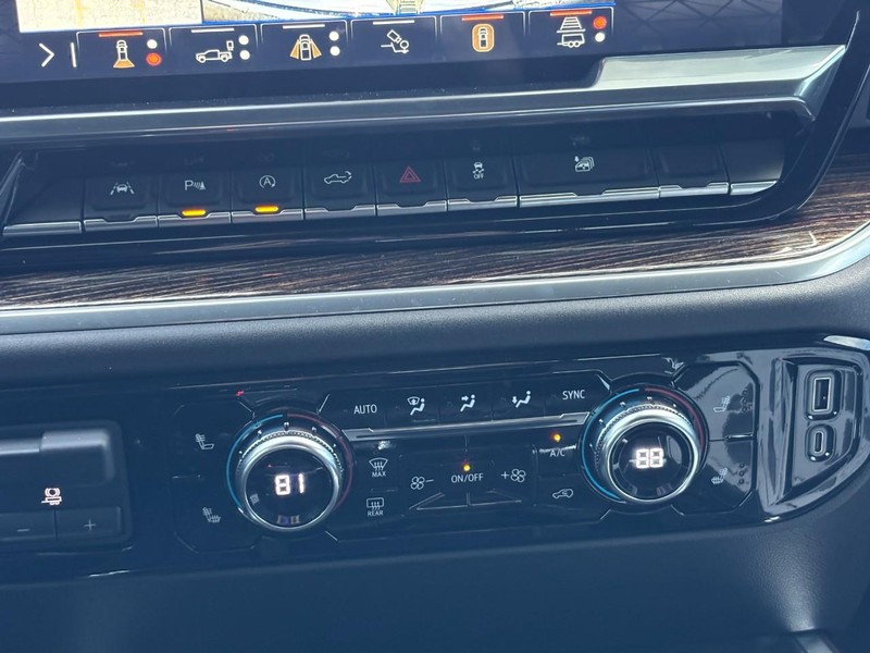 GMC Sierra 1500 Vehicle Full-screen Gallery Image 24