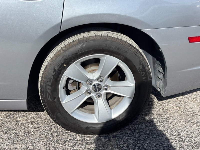 Dodge Charger Vehicle Full-screen Gallery Image 11