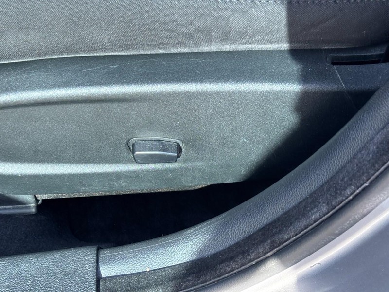 Dodge Charger Vehicle Full-screen Gallery Image 17