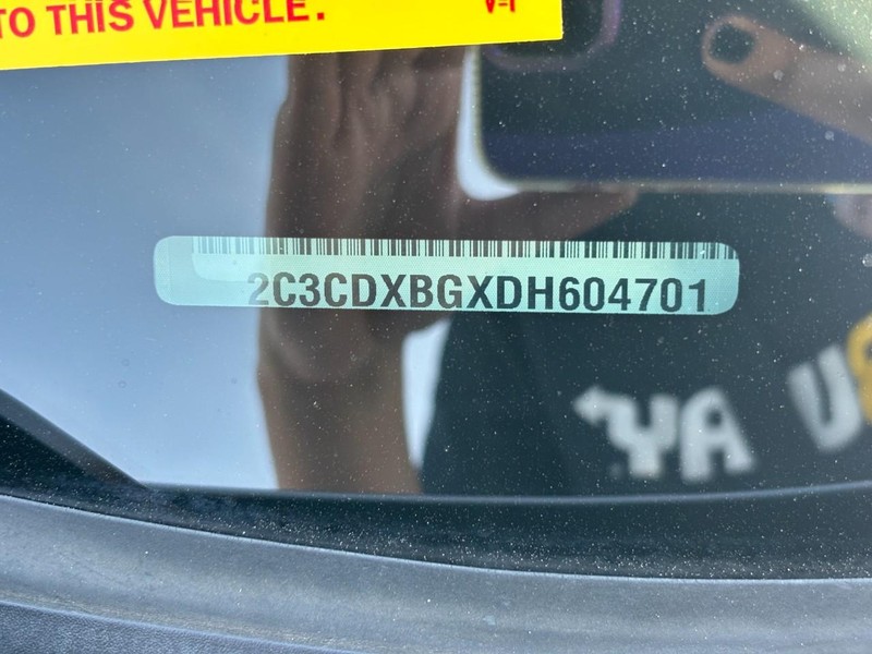 Dodge Charger Vehicle Full-screen Gallery Image 24