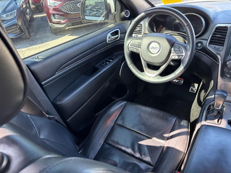 Jeep Grand Cherokee Vehicle Image 13