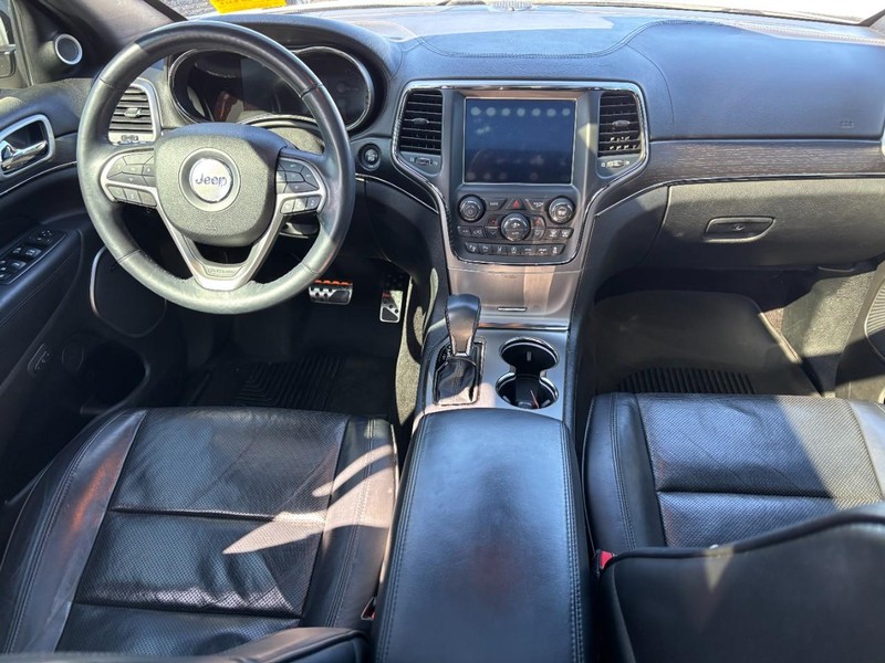 Jeep Grand Cherokee Vehicle Image 14