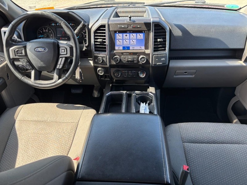 Ford F-150 Vehicle Full-screen Gallery Image 14